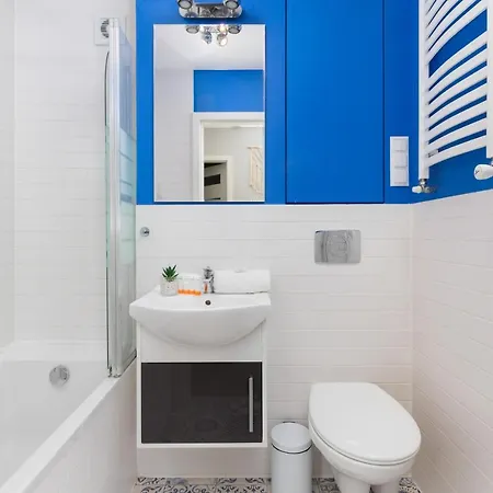 Two-bedroom Apartament Ideal For Families By Renters Varsóvia