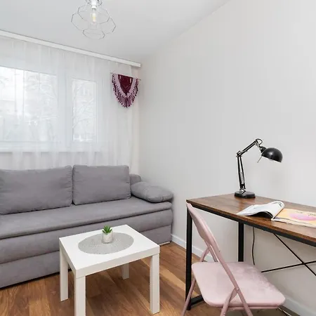 Two-bedroom Apartament Ideal For Families By Renters Varsóvia